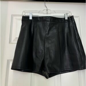 Missguided Women’s Faux Leather Shorts. Size 8.